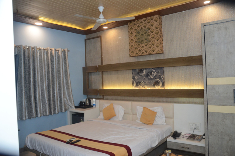 Bedroom 3, HOTEL RAJ PALACE SHIVPURI, Shivpuri