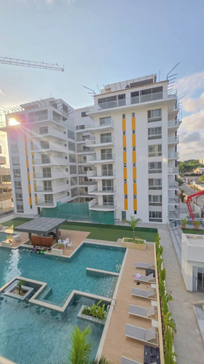 Pool 3, The Pavillion Luxury Cozy 1 bedroom, Accra
