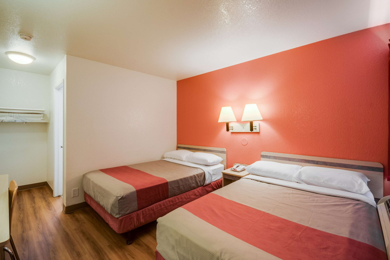 Bedroom 3, Motel 6 Bellingham, Whatcom