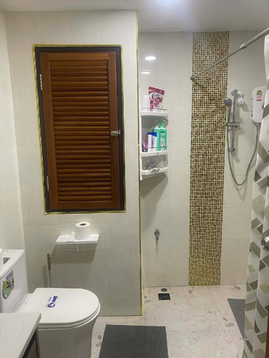 Bathroom, Sea Sand Sun Condominium, Muang Rayong