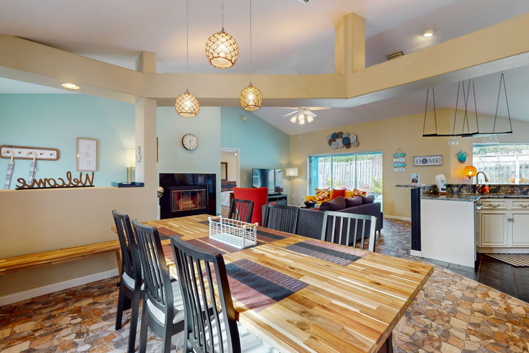 Room 2, Cheerful Home With Private Pool Close to the Beach & Downtown, Saint Johns