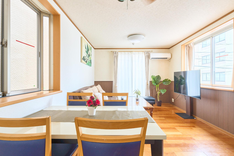 Food & Drinks 4, J-JR Yamanote Komagome, 101sq 4BR, 2Bath,FreePark, Kita