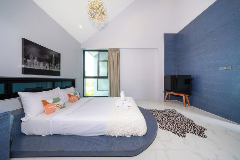 Room 5, The Granary Designer Loft 3Br Pool Villa In Pasak, Phuket Island