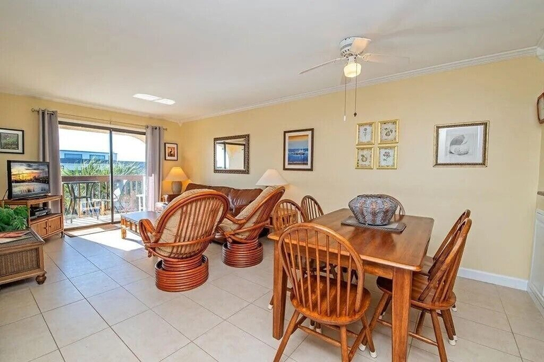 Living area 5, Updated Oceanfront, Oceanviews! 5 Hot Tubs 2 Resort Pools! Trolley St Augustine Beach, Saint Johns