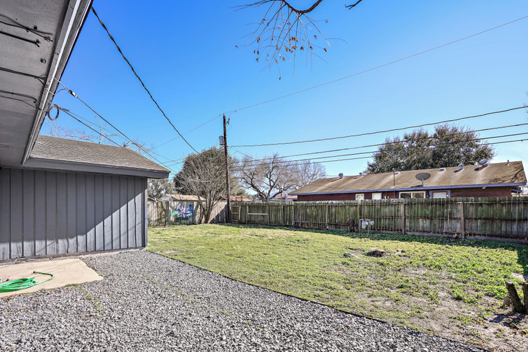 Property grounds, Relaxing Coastal Home Home, Nueces
