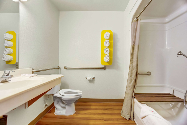 Bathroom 4, Motel 6 Benson, AZ, Cochise