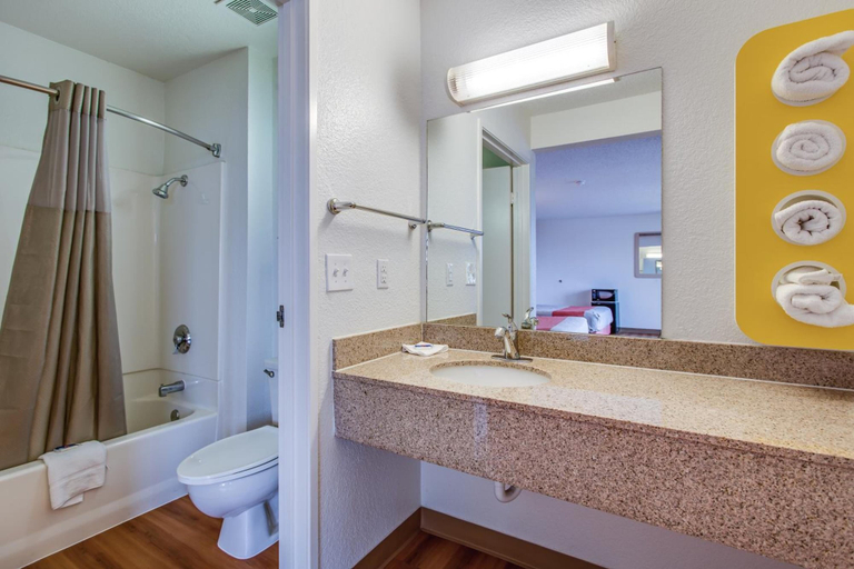 Bathroom 5, Motel 6 Fairfield, CA - North, Solano