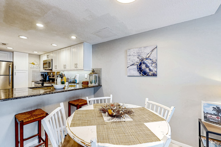 Room 5, Modern/oceanview/pickleball/pool/beach Access, Saint Johns