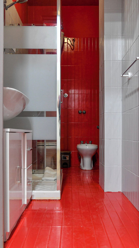 Bathroom 5, Mary Jungle, Fermo
