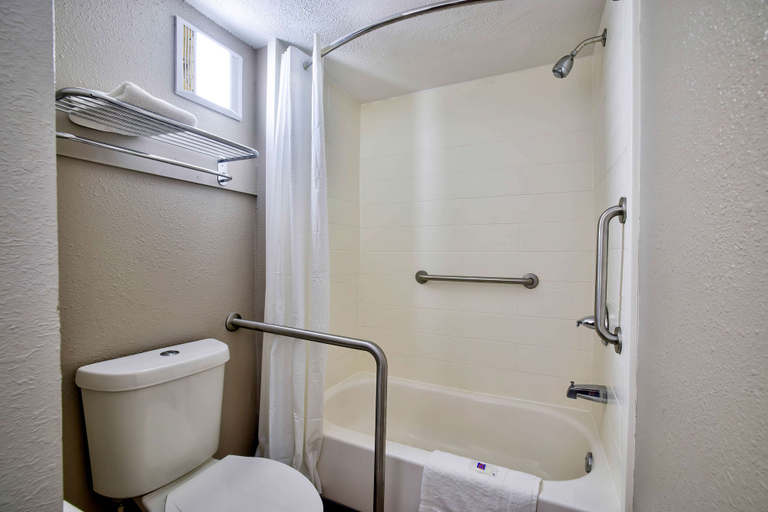 Bathroom 5, Motel 6 Jackson, MS, Hinds
