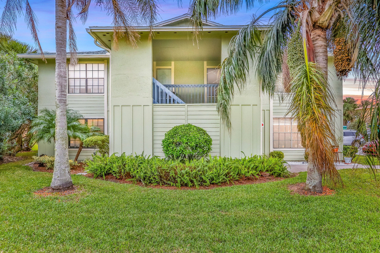 Exterior 2, Colorful Condo W/shared Pool, Free Wifi, Central A/C - Blocks From the Beach, Saint Johns