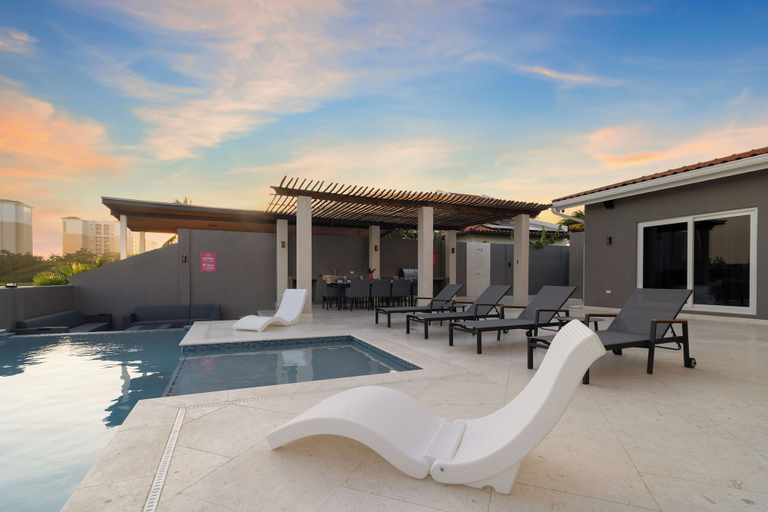 Exterior & Views 2, Salinja Cerca 23-b