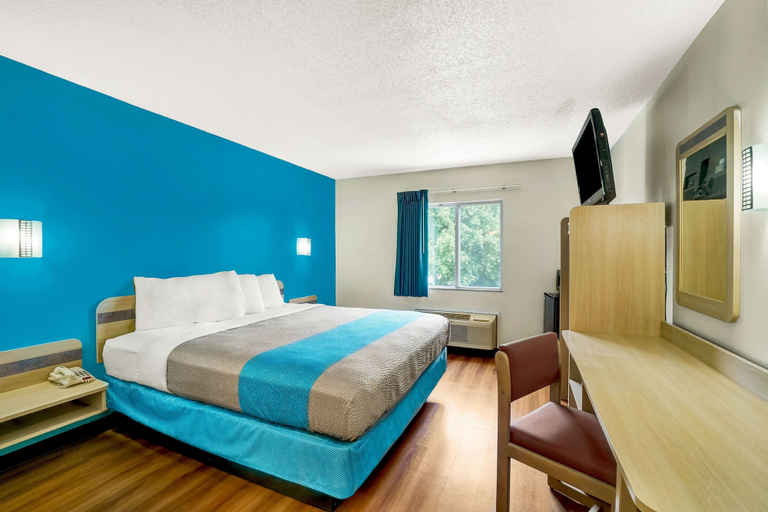 Bedroom 4, Motel 6-Gordonville, PA, Lancaster
