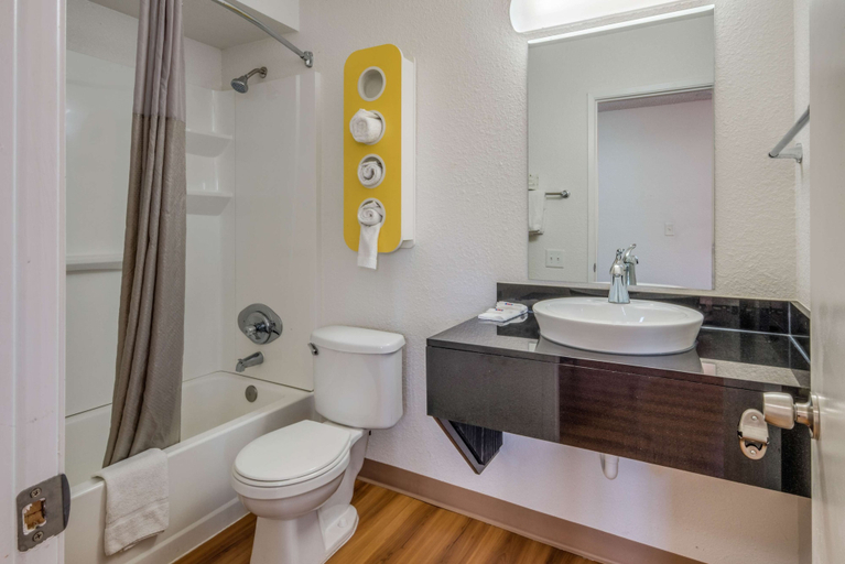 Bathroom 5, Motel 6 Fairfield, CA - North, Solano