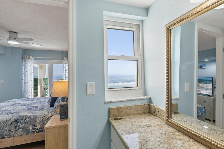 Room 2, Palm House 3A, Volusia