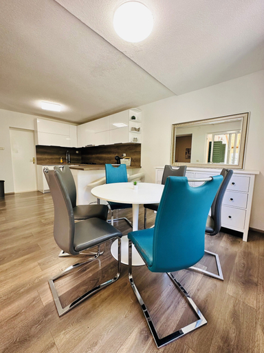 Dining, BEACH HOUSE BOL, Bol