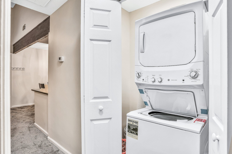 Laundry, Quiet Coastal Escape Within Walking Distance to Beach With Shared Pool, Nassau