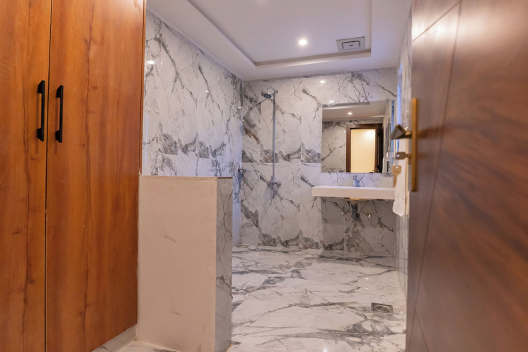 Bathroom 2, Cottage 1, Hazara