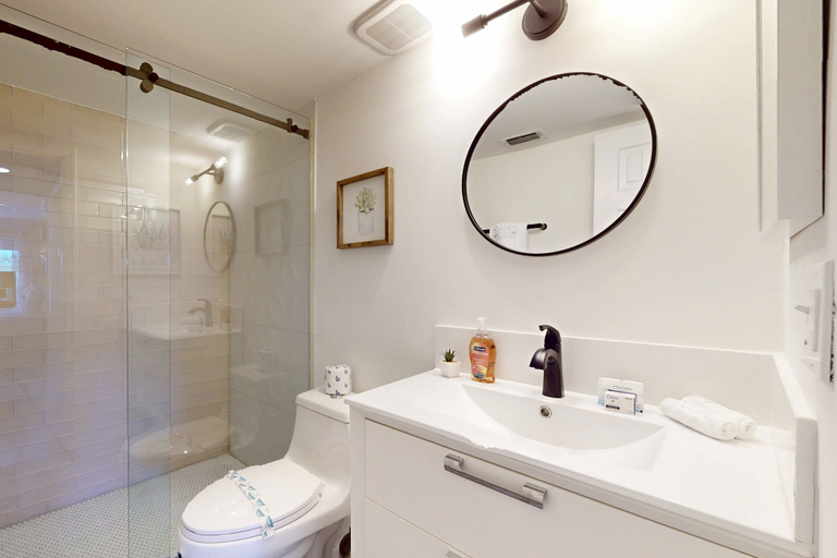 Bathroom 4, Spacious Condo With 2 Private Balconies, Beach Access and Pool, Saint Johns