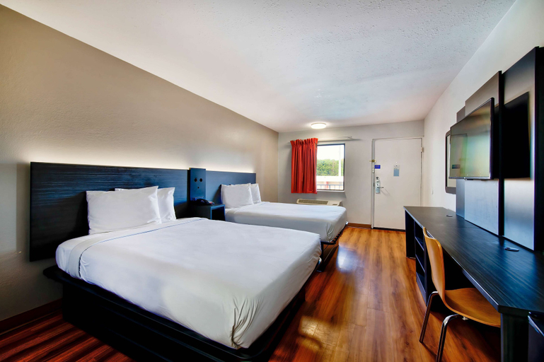 Bedroom 3, Motel 6 Gainesville, GA, Hall