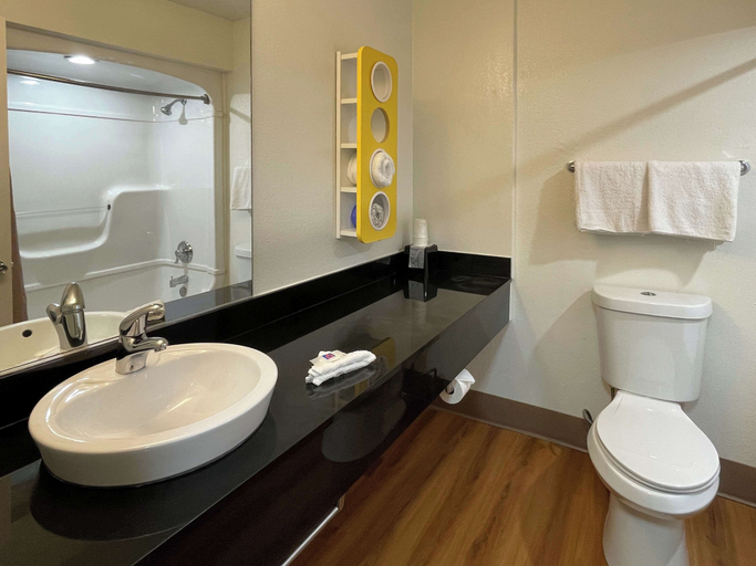 Bathroom 4, Motel 6 Duncanville, TX - Dallas, Dallas
