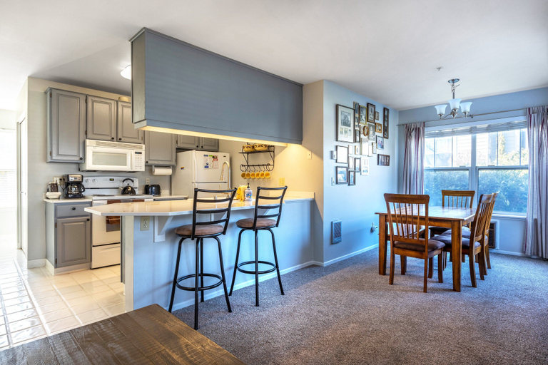 Private kitchen 2, The Hood River Condominiums, Hood River