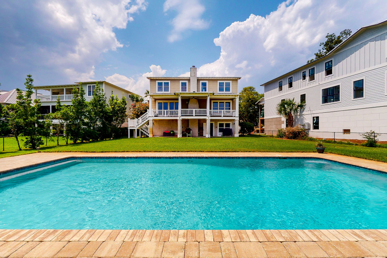 Pool 4, Fantastic Getaway With Private Pool, Deck, Game Room, AC & Fast Wifi, Glynn