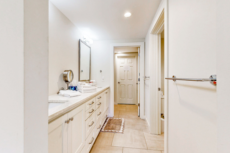 Bathroom 3, Snowbird Friendly, Oceanfront Community With Optional Golf Cart!, Nassau