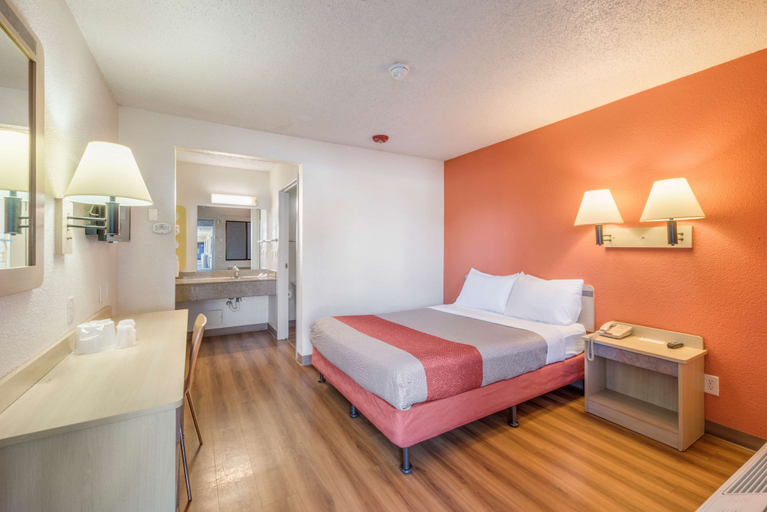 Bedroom 4, Motel 6 Fairfield, CA - North, Solano