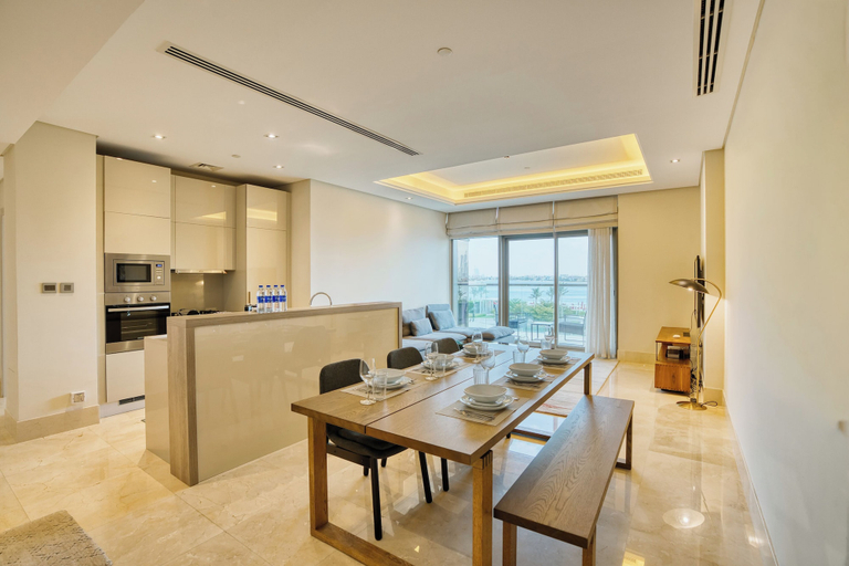 Dining 3, PVH - The8 - Opulent 3BR - Beach Access, Dubai
