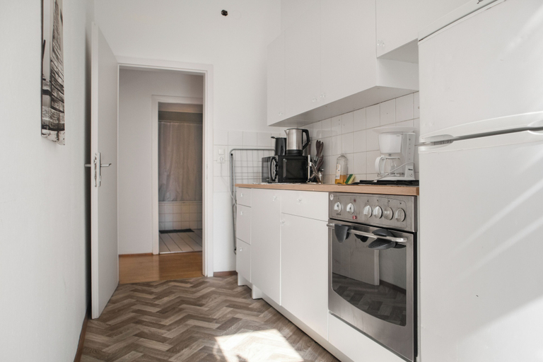 Private kitchen 4, Spacious 2BR Apartment Long Stay Rennweg, Wien