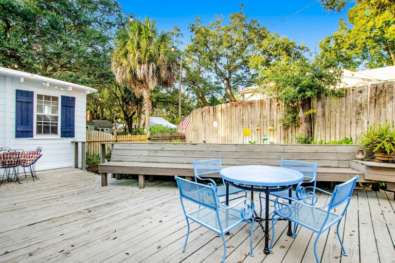Outdoor dining 4, Golden Isles Getaway - Walk to the Beach, Glynn