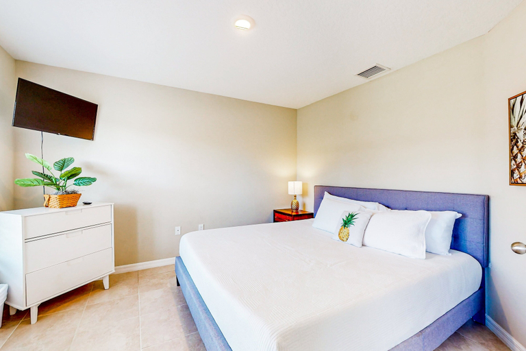 Room 2, Dog-friendly Home With an 8 Minute Walk to Beach Access, Flagler