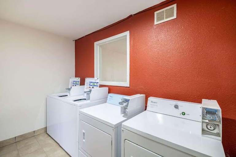 Bathroom 2, Motel 6 – Pecos, TX, Reeves
