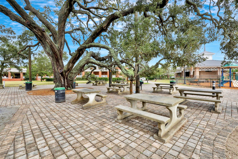 Outdoor dining 2, Golden Isles Getaway - Walk to the Beach, Glynn