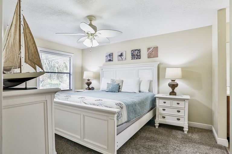 Room 3, Charming Home With Pool, Patio, Tennis, Central AC, & Washer/dryer, Saint Johns