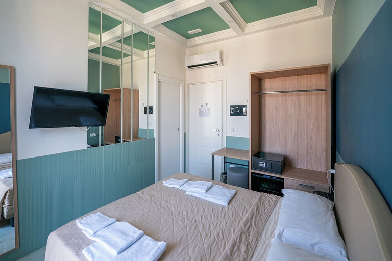 Room 1, GREROS DANTE H. by Clapa Group dislocated hospitality, Napoli