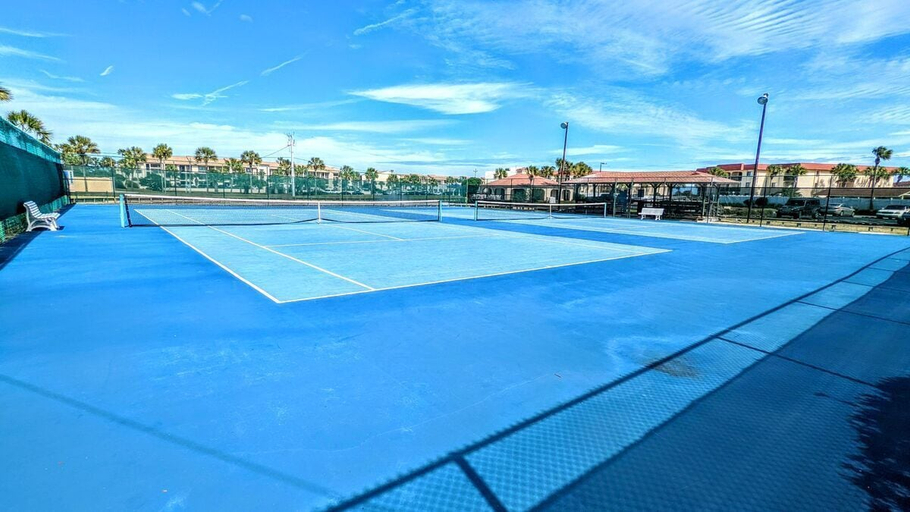 Sport court 3, Updated Oceanfront, Oceanviews! 5 Hot Tubs 2 Resort Pools! Trolley St Augustine Beach, Saint Johns