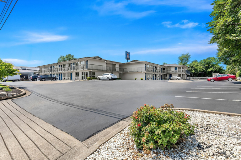 Exterior & Views 2, Motel 6 Murfreesboro, TN, Rutherford