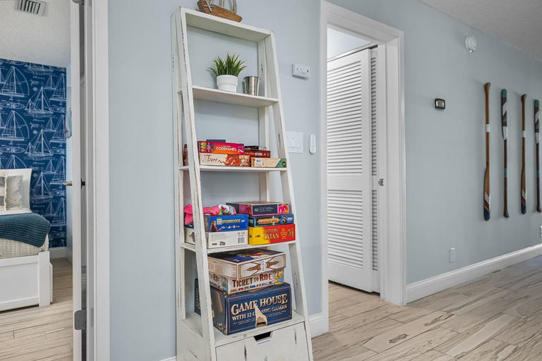 Game room, Lovely Ocean-view Condo With Pools, hot Tubs, Private W/d, & Central AC, Saint Johns