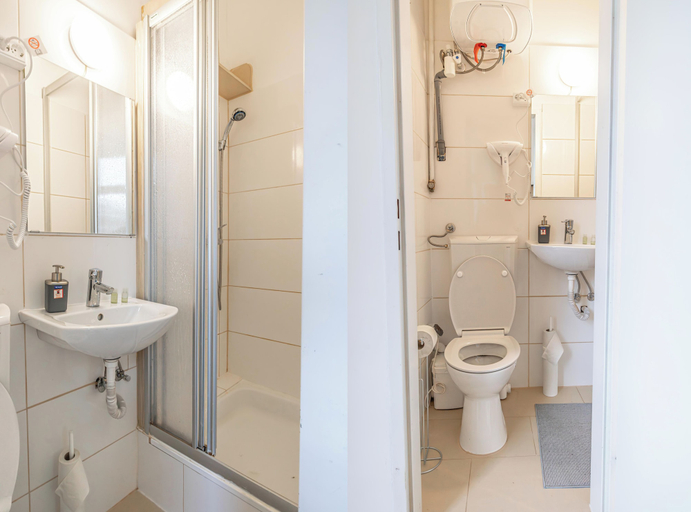 Bathroom, Luxury Flat with Access to Danube, Wien