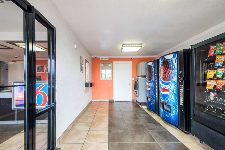 Others 5, Motel 6 Anniston, AL, Calhoun
