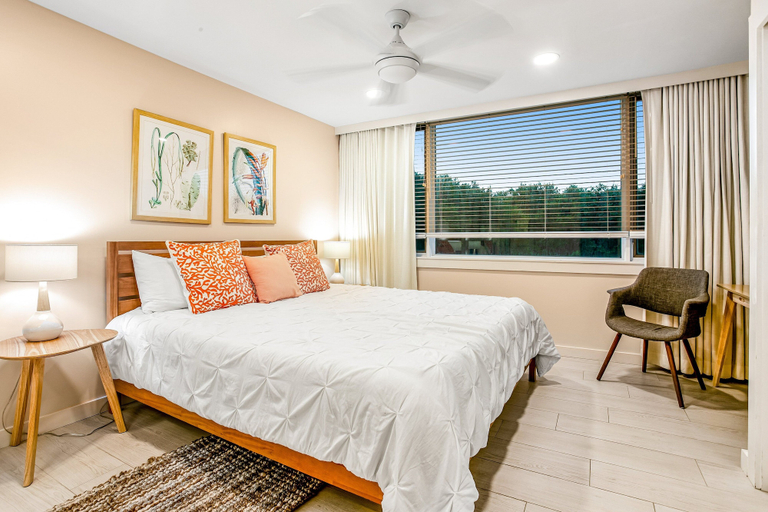 Room 3, Beach Condo With Balcony, W/d, AC, Outdoor Pool & Fast Wifi, Nassau