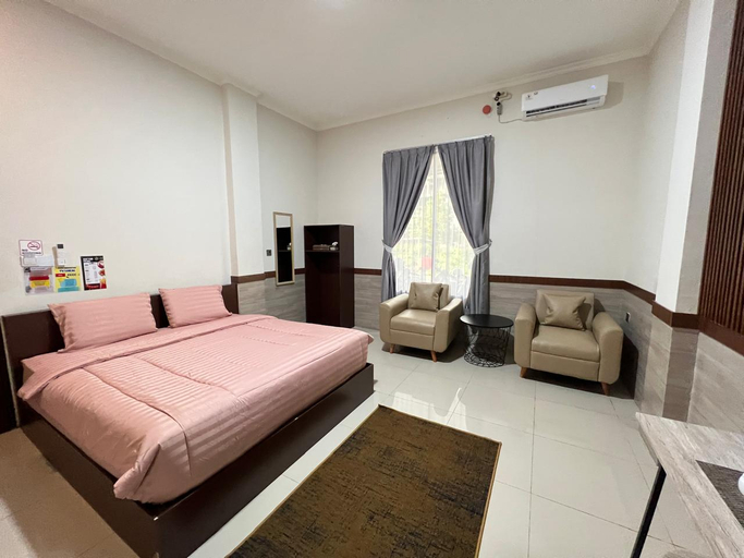 9-Haan Guest House - Tap to explore photos