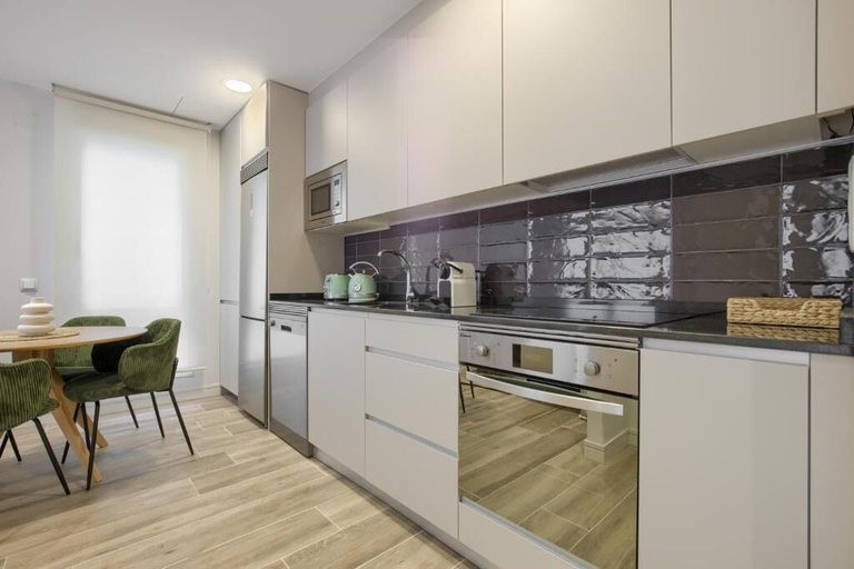 Private kitchen 3, Dobo Madrid Pinar Aptos Temporales, Madrid