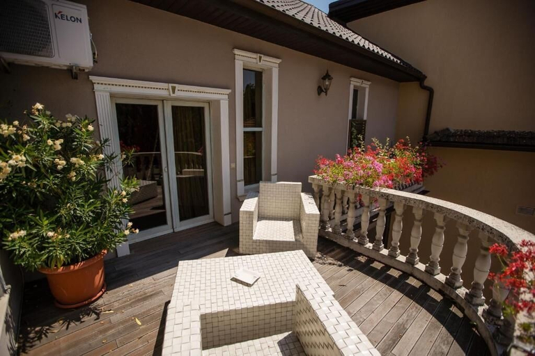 Terrace/patio 3, Villa Venus, Deva