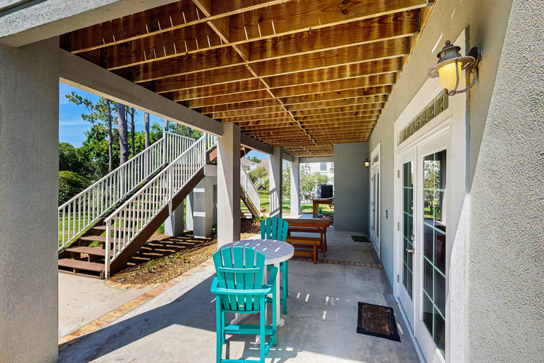 Outdoor dining, Welcoming Home With Golf Course View, High-speed Wifi, and Central AC, Glynn
