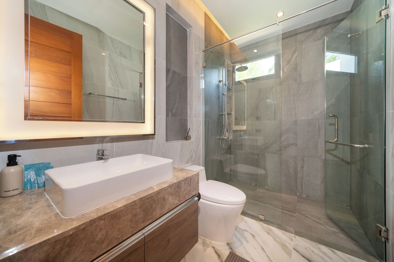 Room 3, Breeze 4Br Villa Private Pool Luxury In Bangtao, Phuket Island
