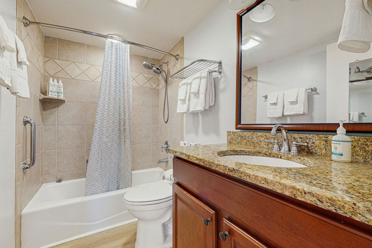 Bathroom, Clean & Cozy Home With Oceanfront Views, Shared Pool, Free Wifi, Central AC, Nassau