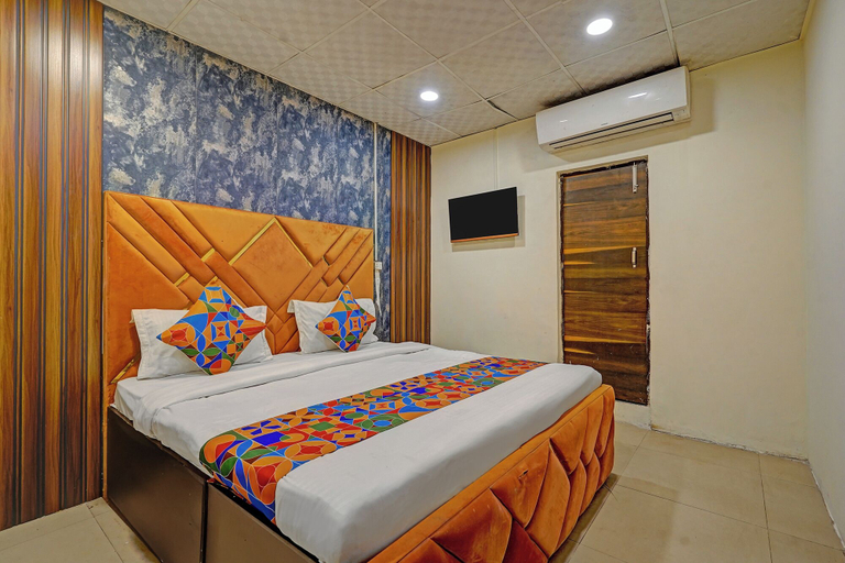 Room 2, Fabhotel Silver Key I, Delhi